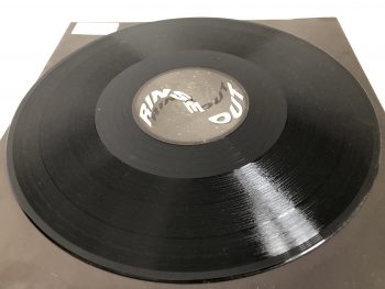 Q - Steppin' / Who It Is (12") - Image 3