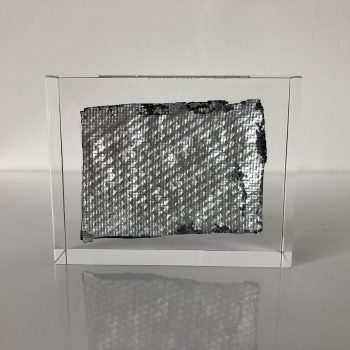 Genuine Redbull Racing Carbon Fibre 2010 Bodywork in Perspex Formula 1 - Image 3