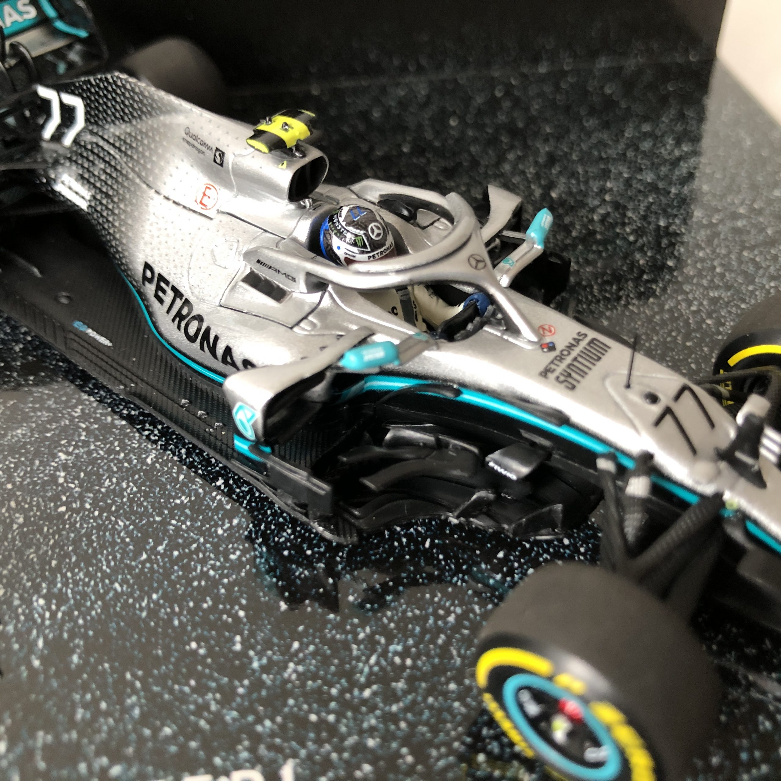 2019 Lewis Hamilton & Valtteri Bottas | Mercedes AMG Petronas Motorsport F1 W10 EQ Power+ | Minichamps Diecast 1:43 | Constructors Box Set - Image 9