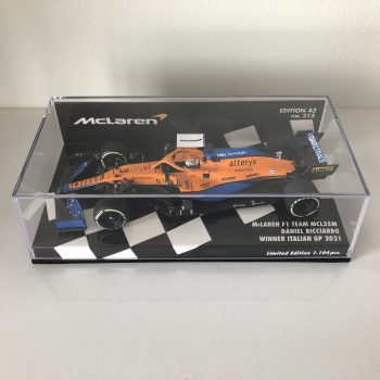 2021 Daniel Ricciardo | McLaren F1 Team MCL35M | Minichamps Resin 1:43 | Winner Italian GP - Image 4