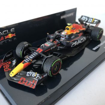 2022 Sergio Perez | Oracle Red Bull Racing RB18 | Minichamps Diecast 1:43 Scale | 2nd Place Japanese GP - Image 2