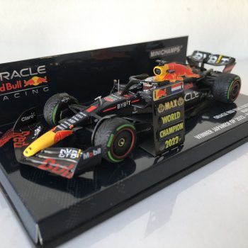 2022 Max Verstappen | Oracle Red Bull Racing RB18 | Minichamps Diecast 1:43 Scale | Winner Japanese GP - Image 2