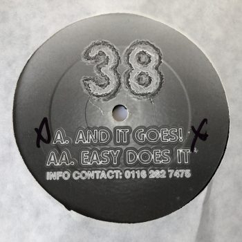Pack of 8 Jungle / D&B Vinyl Records from Mid 90's - Image 4