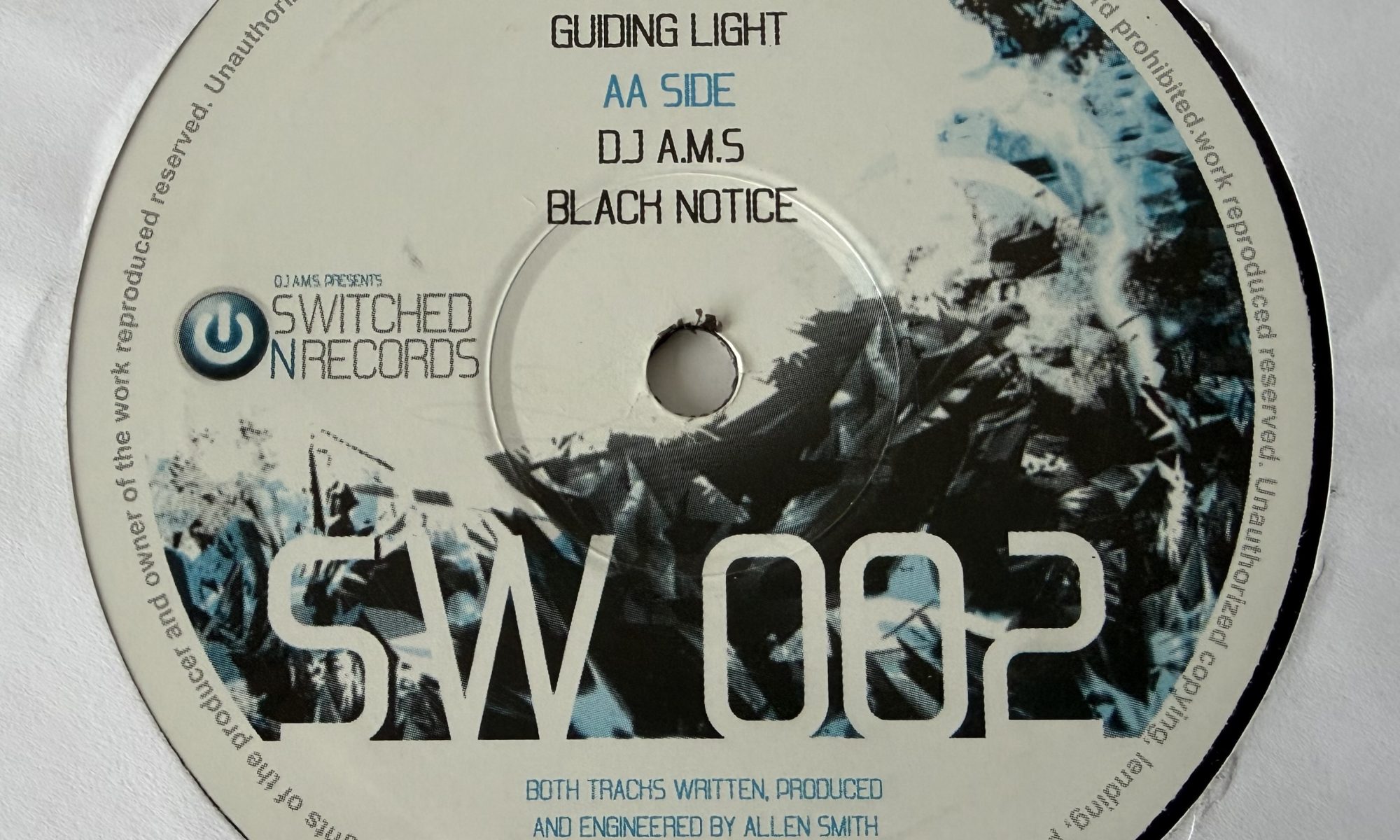 DJ Resist Feat Poppy Schjerve / DJ A.M.S – Guiding Light / Black Notice (12″)