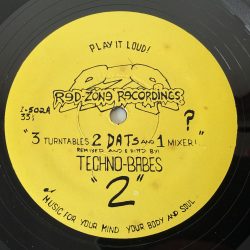 Techno-Babes - "2" : 3 Turntables 2 DATs And 1 Mixer!... (12", Mixed, Yel)